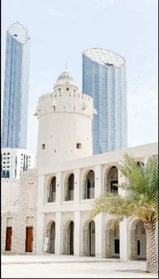 Corniche Street - Luxury Abu Dhabi
