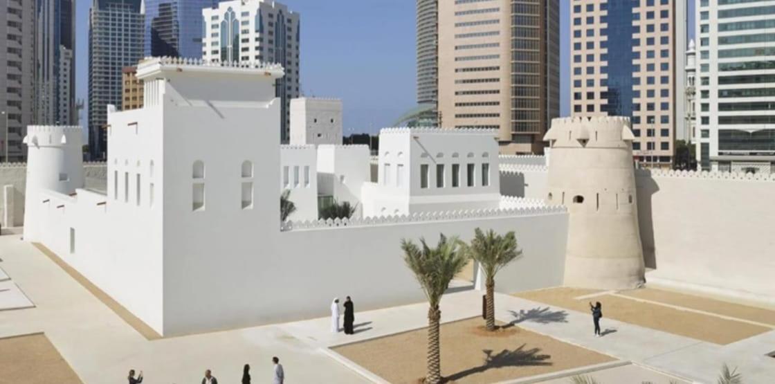 Corniche Street - Luxury Homestay