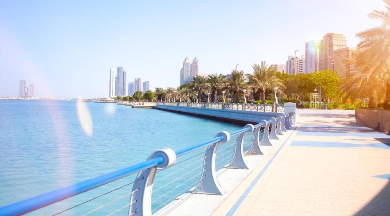 Corniche Street - Luxury Abu Dhabi