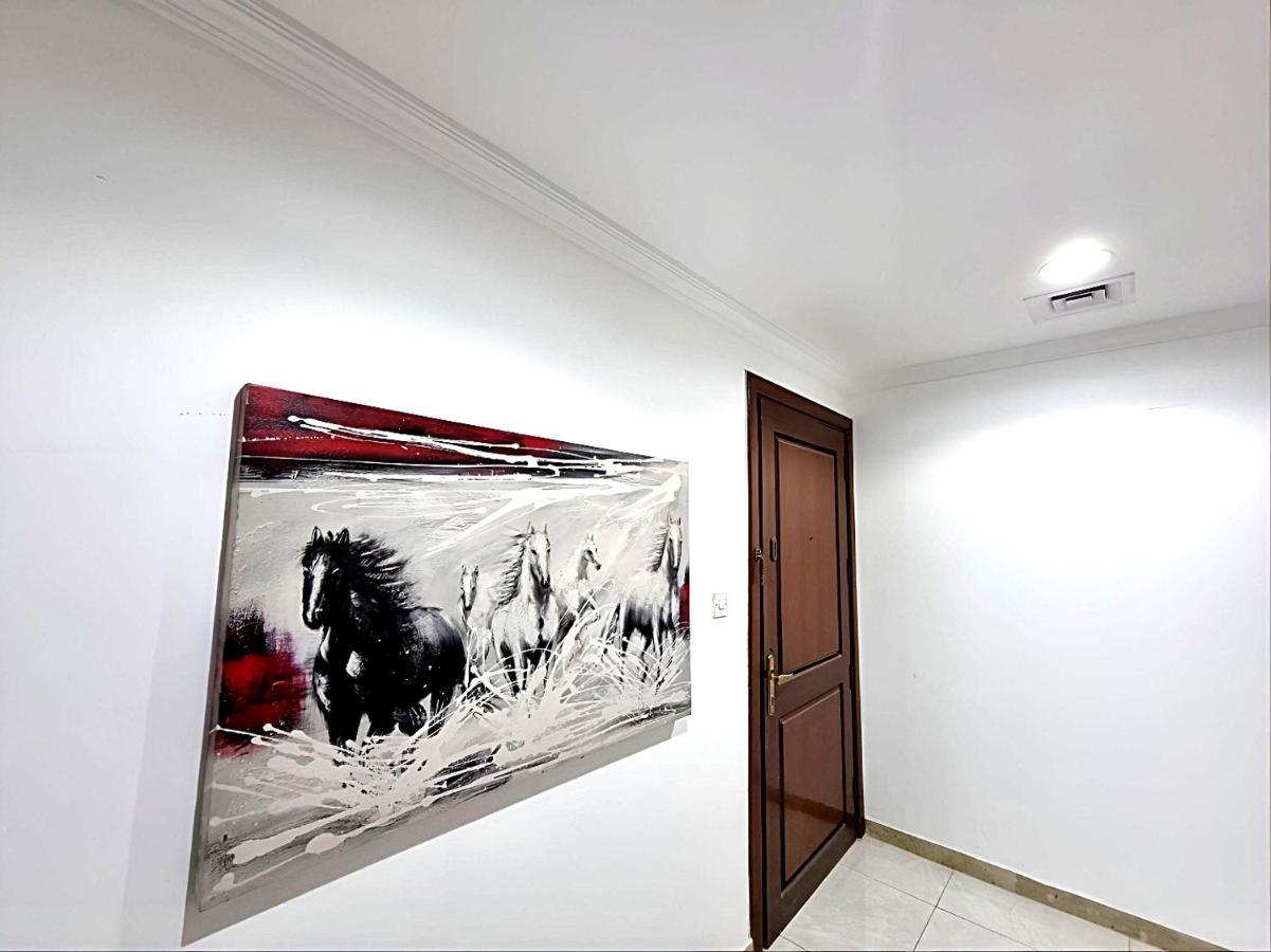 Corniche Street - Luxury Abu Dhabi
